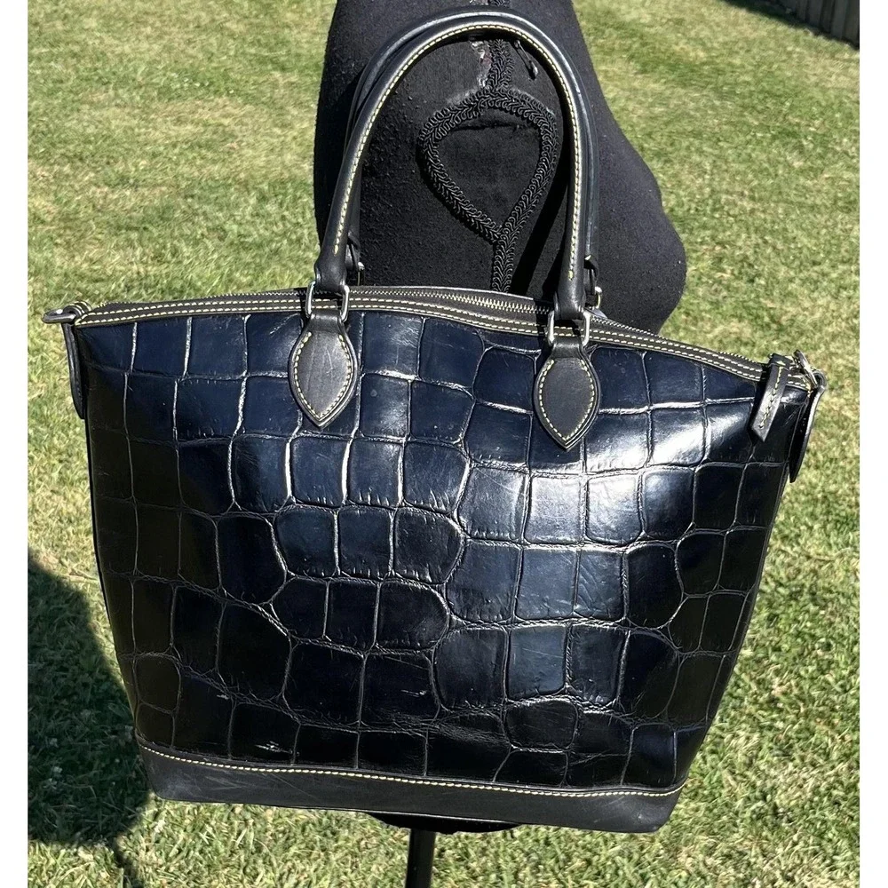 Dooney & Bourke Black Croco Embossed Leather Large Zip Satchel‎ Tote Purse